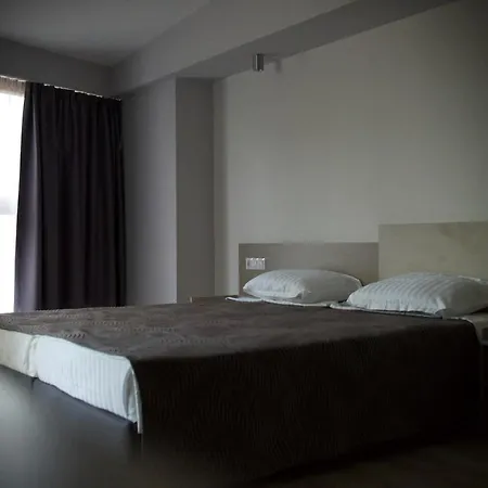 Downtown Hotel And B&B Хотел *