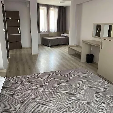 Downtown Hotel And B&B